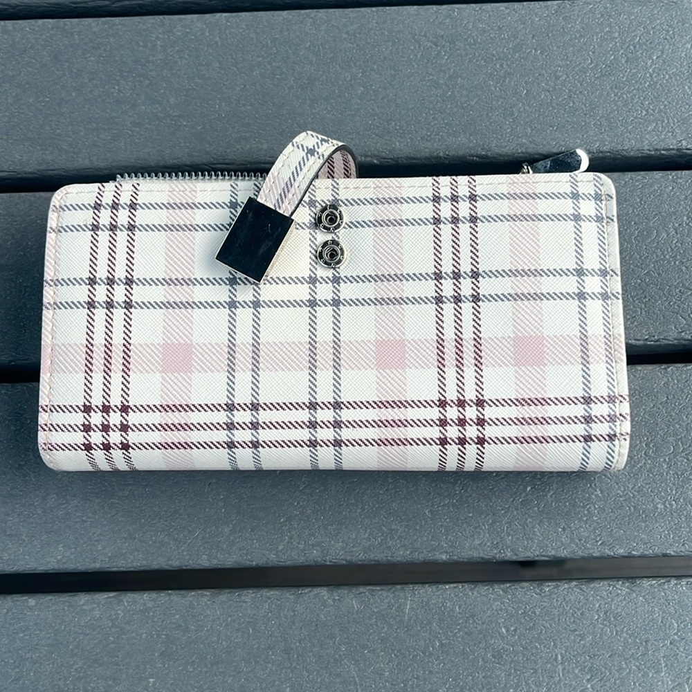 ‘Safe Keeper’ Pink&White Plaid Wallet;Tan Interior; 4x7.5in; Snap&Zip closure - Picture 11 of 14